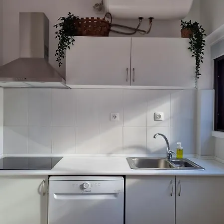 Beach Apartment דירה *