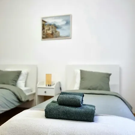 Beach Apartment *