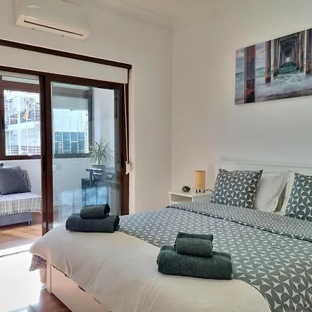 Beach Apartment *